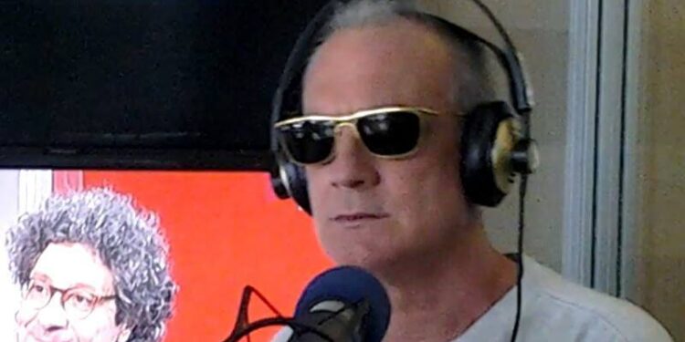 Cagliari dice addio a Giulio Massidda, uno dei primi dj della storia: “Sei stato tu il vero re delle discoteche in città”