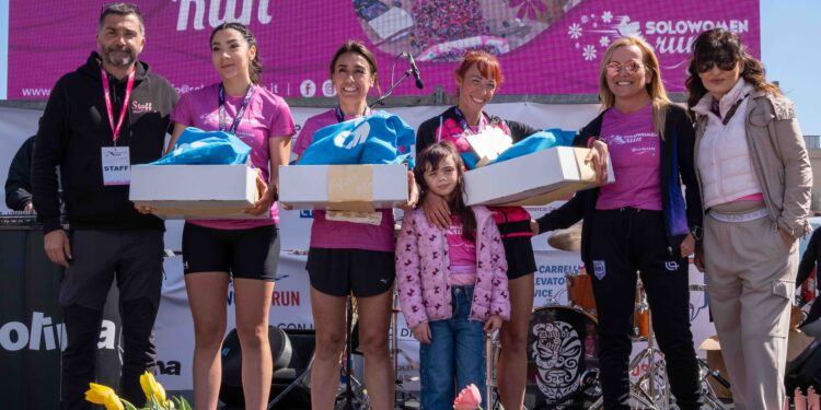 È Elisabetta Orrù la vincitrice dell’edizione 2025 della Cagliari SoloWomenRun: 14500 ragazze colorano di rosa la città