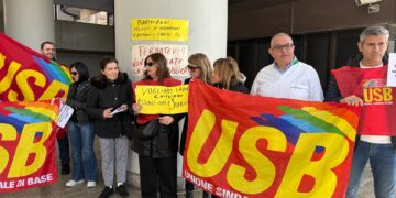 I 26 Oss ancora aspettano risposte, da oggi parte un presidio di protesta in via Roma: la battaglia continua (VIDEO)