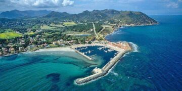 Sarroch, loschi individui incappucciati in azione nei giardini e nelle case di proprietà