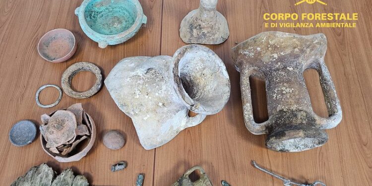 Maxi operazione tra Pula e Sarroch: spuntano cocaina armi e reperti archeologici, arrestato un uomo di Villa San Pietro