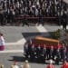 Iniziati i funerali di Papa Francesco: l’infinito abbraccio dei fedeli, 150mila in piazza