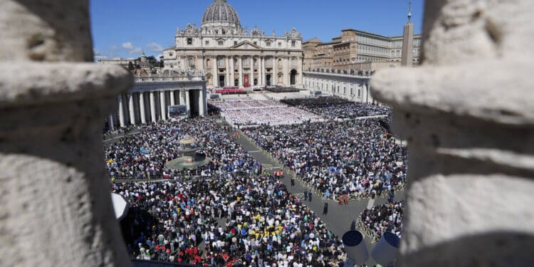 L’omaggio del mondo a Papa Francesco: “Hai toccato le menti e i cuori, ora prega per noi”