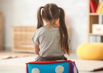 “Chiude il centro di Assemini, i nostri figli autistici dirottati a Dolianova ma in tanti resteranno senza terapia o senza scuola”