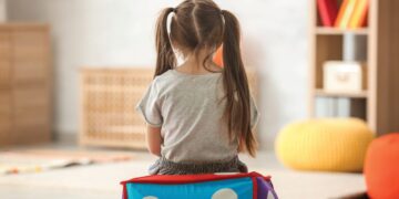 “Chiude il centro di Assemini, i nostri figli autistici dirottati a Dolianova ma in tanti resteranno senza terapia o senza scuola”