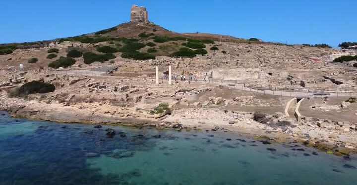 Tharros, nuova campagna di scavo dove già sono stati ritrovati spilloni e monete