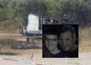 Samuel, bruciato vivo in Sardegna nel camper a 11 anni: il padre è indagato per omicidio colposo