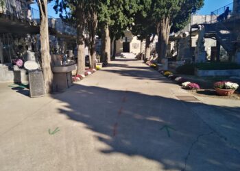 Ladri scatenati tra le tombe anche a Monserrato: fiori e vasi portati via