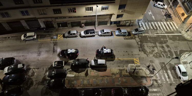 Stampace, escalation di violenza senza fine: nuovo intervento dei carabinieri, un giovane ferito e soccorso dal 118