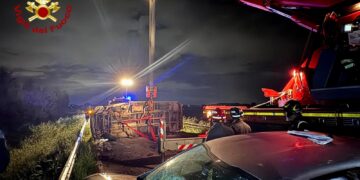 Scontro tra due auto e un camion a Sestu, un ferito estratto dalle lamiere