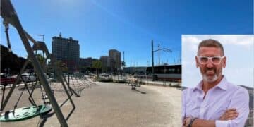 Cagliari, polemica aperta in Consiglio: “Togliamo l’area giochi per i bambini da via Roma, giocano nello smog”