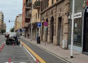 Cagliari, via Sonnino nel caos e cittadini esasperati, il traffico è solo la punta dell’iceberg: “Noi questa città non la vogliamo più”