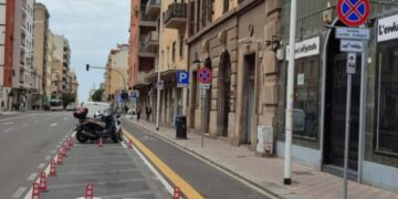 Cagliari, via Sonnino nel caos e cittadini esasperati, il traffico è solo la punta dell’iceberg: “Noi questa città non la vogliamo più”