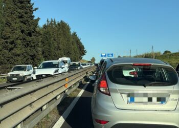 Serata incubo per gli automobilisti a Cagliari: la strada dell’ex inceneritore paralizzata in entrambi i sensi