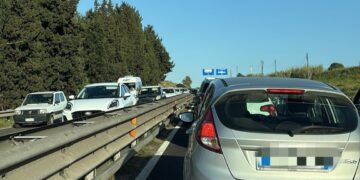 Serata incubo per gli automobilisti a Cagliari: la strada dell’ex inceneritore paralizzata in entrambi i sensi