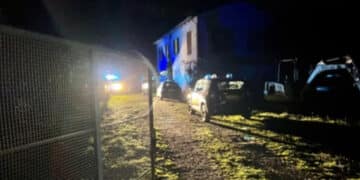 Tragedia in un’azienda agricola: si ribalta il trattore, muore un 17enne