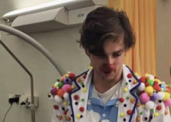 Muore a 26 anni mentre fa clown terapia in ospedale: addio a Filippo Bonacchi