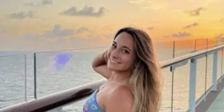 Studentessa di 21 anni mangia un panino in un locale e muore: era allergica agli anacardi