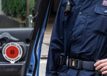 Si ferisce accidentalmente con la pistola del fratello: morto un 13enne