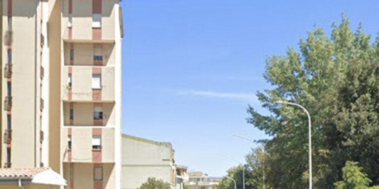 Sestu, minaccia di lanciarsi da un cornicione:  provvidenziale intervento dei carabinieri e dei vigili del fuoco