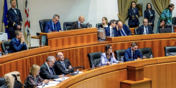 Sanità in Sardegna, non si salva neanche la legge sul commissariamento delle asl: “Va impugnata”
