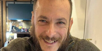 Operaio di 35 anni muore schiacciato da una porta blindata