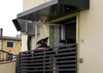 Ragazzo di 19 anni trovato morto in una sala slot: è giallo