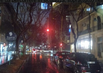 Cagliari, Via Dante al buio: “I pedoni si vedono a malapena, a momenti finivano sotto le auto”