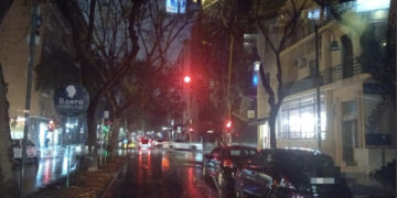 Cagliari, Via Dante al buio: “I pedoni si vedono a malapena, a momenti finivano sotto le auto”