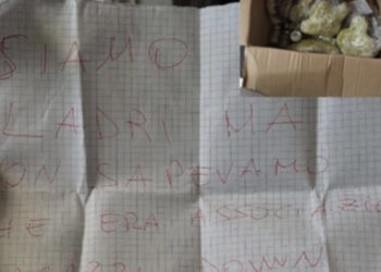 Rubano nel centro di un’associazione per ragazzi down ma si pentono: “Scusate, Buona Pasqua”
