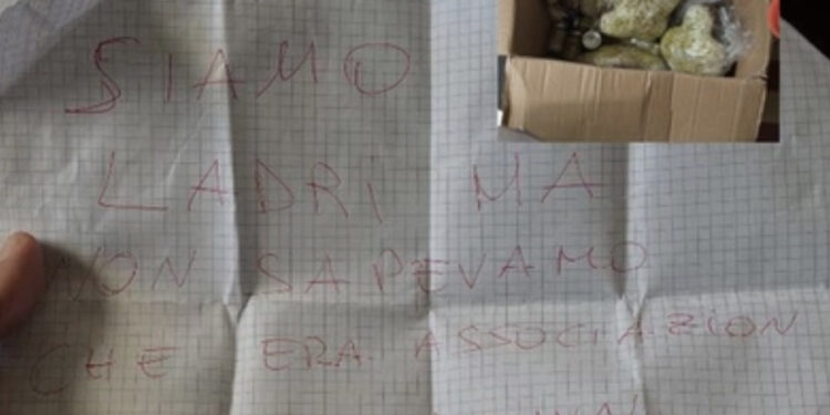 Rubano nel centro di un’associazione per ragazzi down ma si pentono: “Scusate, Buona Pasqua”