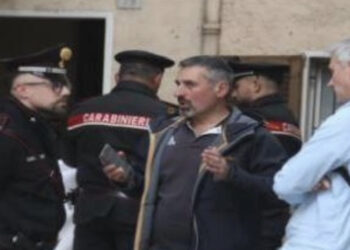 Novantenne spara al  vicino e all’imbianchino a causa dei rumori, poi si toglie la vita