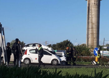 Assemini, scontro frontale fra 3 auto sulla Ss 130: diversi i feriti