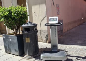 Cagliari, “Corso Vittorio la discarica di tutto e di tutti”