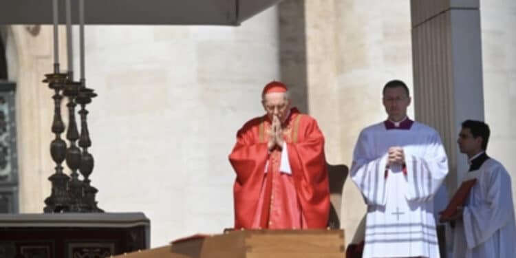 Papa Francesco, il Cardinale Re: “Un Papa fra la gente, si è donato fino all’ultimo”