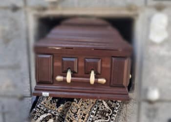 Cagliari, aperte quattro bare al cimitero di San Michele: rubati gioielli ai defunti