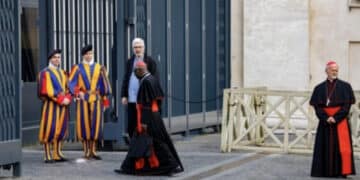 Conclave, il via il 7 maggio: resta il nodo Becciu