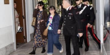 Garlasco, interrogata la madre di Andrea Sempio: non risponde alle domande e ha un malore