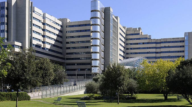 Cagliari, prima boccata d’ossigeno per i lavoratori della sanità al Brotzu