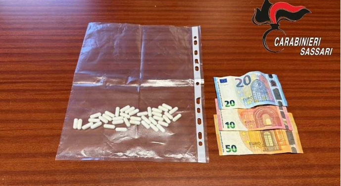 Cocaina nelle capsule dei medicinali: giovane arrestato a Porto Torres
