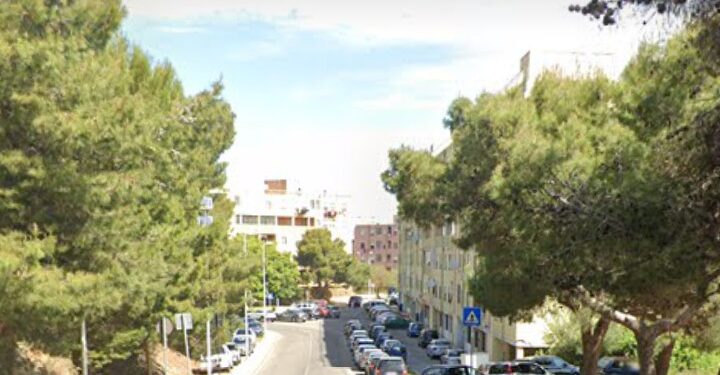 Cagliari, la richiesta per il papà malato di tumore: “Eliminate le barriere, permettetegli di fare la doccia”