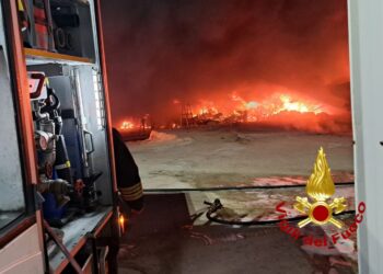 A fuoco nella notte un cantiere nautico a Olbia, è un attentato