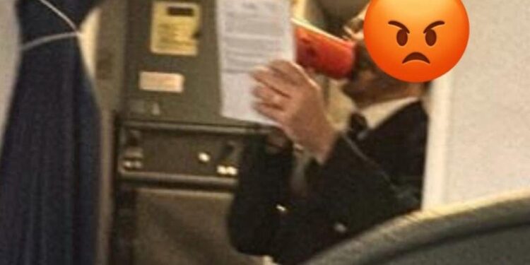 Aeroitalia, la segnalazione di un passeggero in partenza da Cagliari: “Annunci col megafono perché l’impianto audio era rotto”