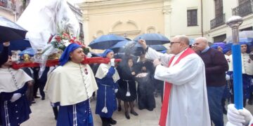 Addio a Papa Francesco, l’arcivescovo Baturi: “Tra le immagini che ci restano, ricordo il primo viaggio del Papa a Cagliari”