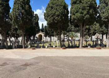 Riapre il Cimitero monumentale di Bonaria, cagliaritani e turisti tornano a scoprire anche la tomba di Riva (VIDEO)