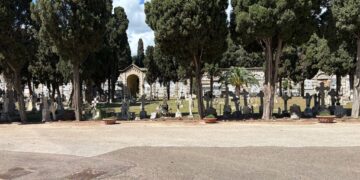 Riapre il Cimitero monumentale di Bonaria, cagliaritani e turisti tornano a scoprire anche la tomba di Riva (VIDEO)