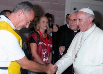 Papa Francesco, il ricordo del medico Luigi Cadeddu: “Un grande uomo, non dimenticherò mai il suo sorriso”