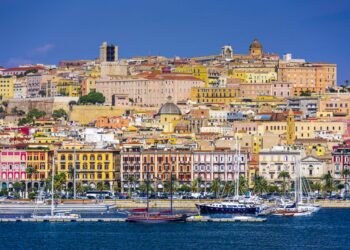 Cagliari regina delle vacanze di primavera: 80mila passeggeri nella settimana di Pasqua