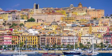 Cagliari regina delle vacanze di primavera: 80mila passeggeri nella settimana di Pasqua