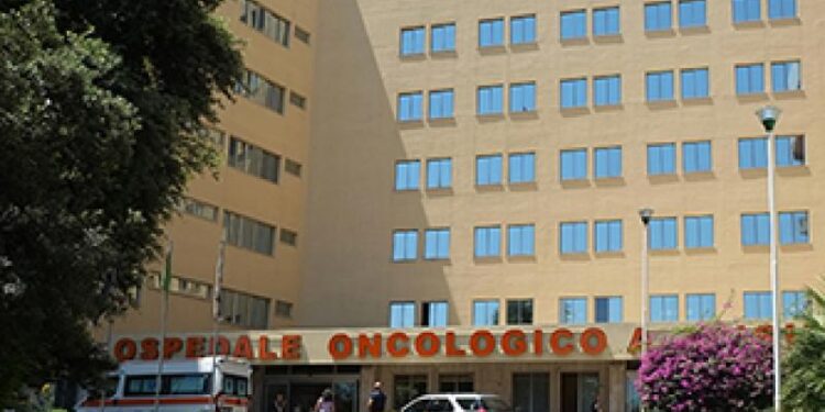 Cagliari, finito il trasferimento dei pazienti oncologici dal Businco al Brotzu: ma le polemiche non si fermano